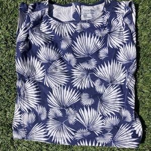 Sleeveless T-shirt
